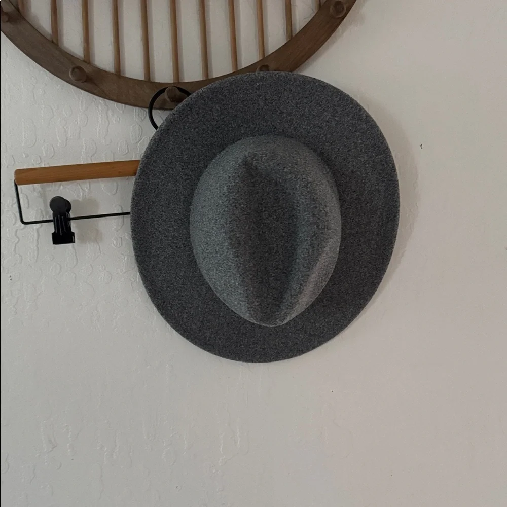 Universal Thread Gray Soft Fedora Hat Adjustable - Picture 3 of 4
